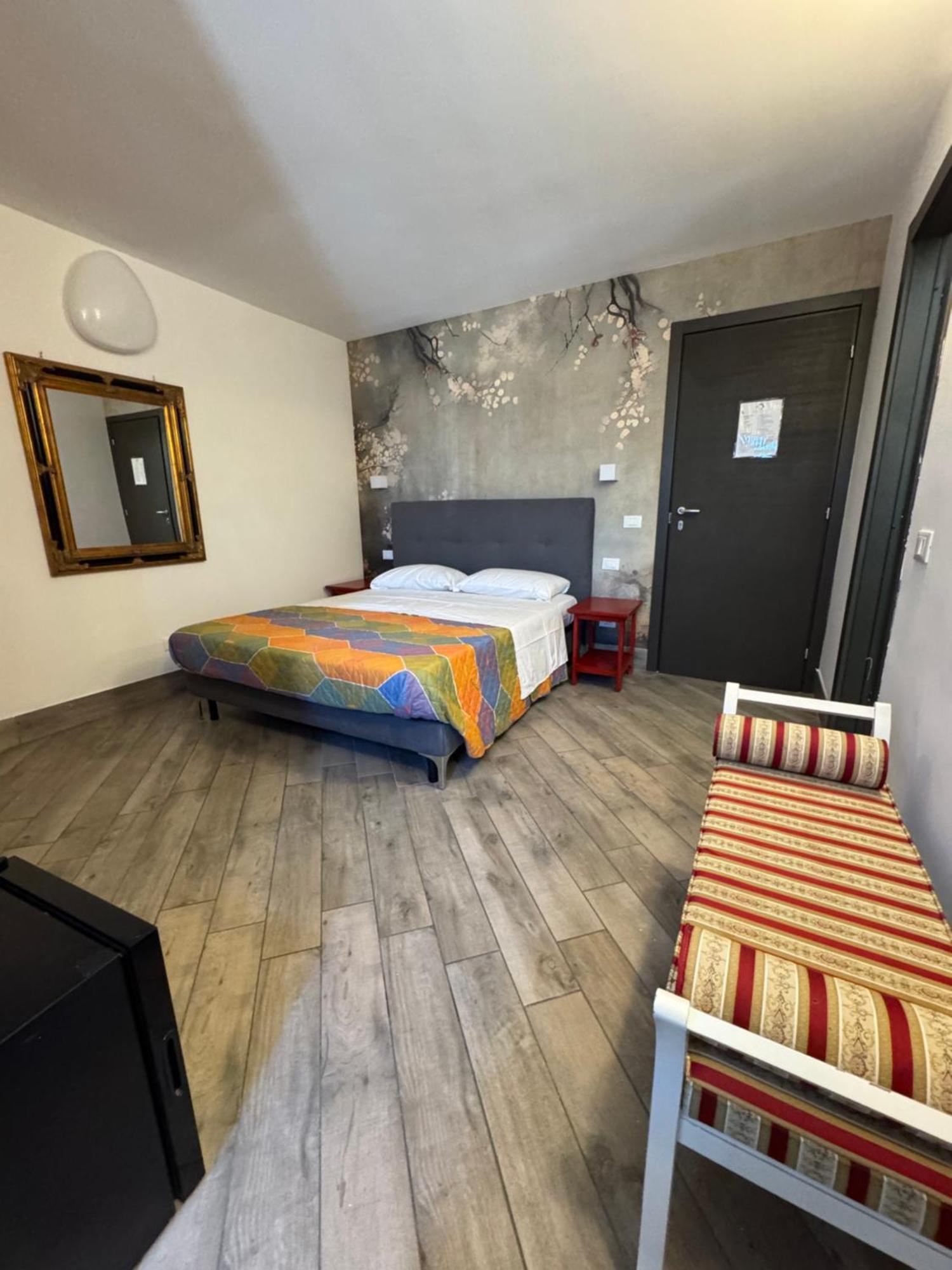 Relais Al Porto Hotel Peschiera del Garda Exterior foto